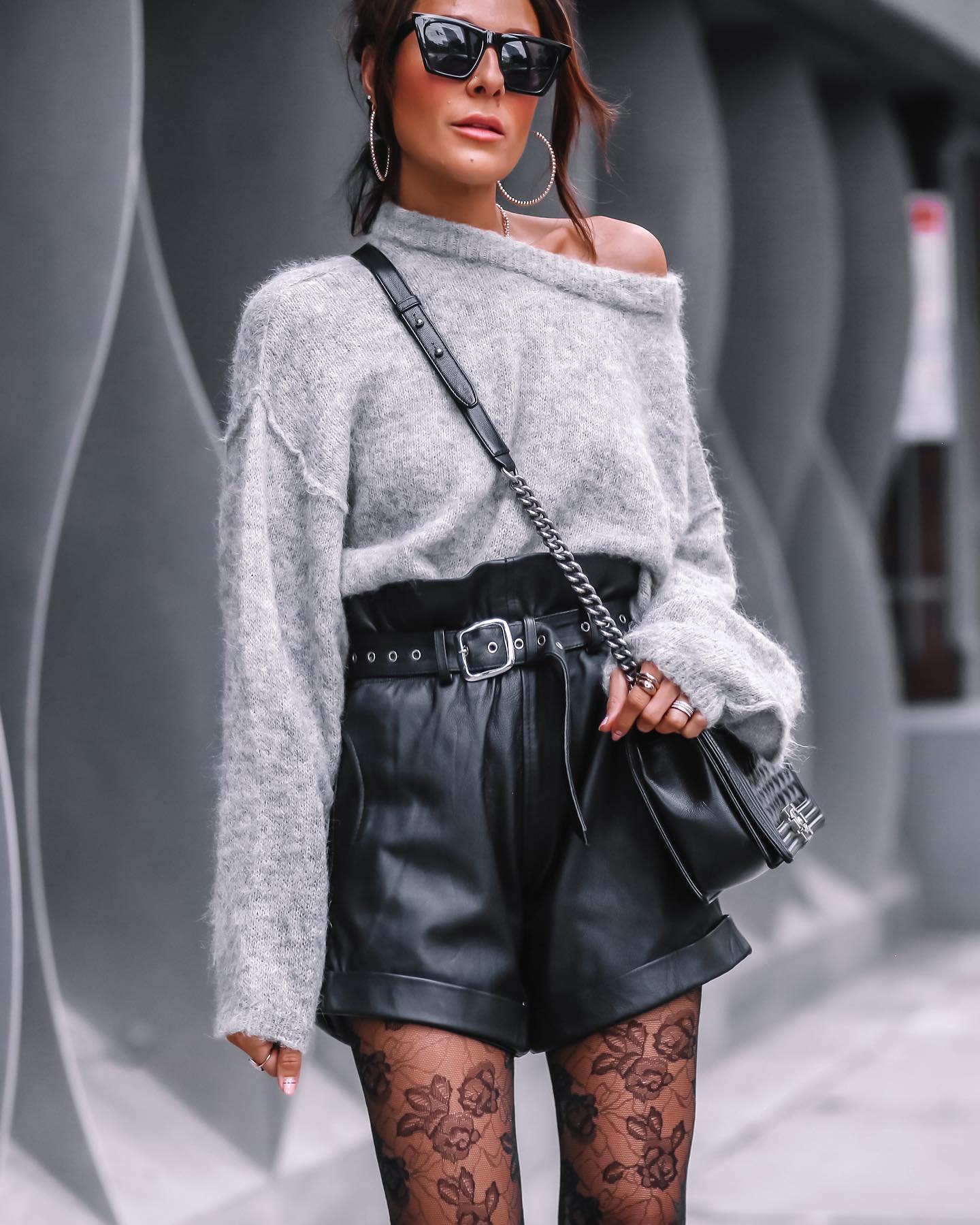 Как носить свитер с открытыми плечами в 2026 году: 60+ идей для прекрасного образа