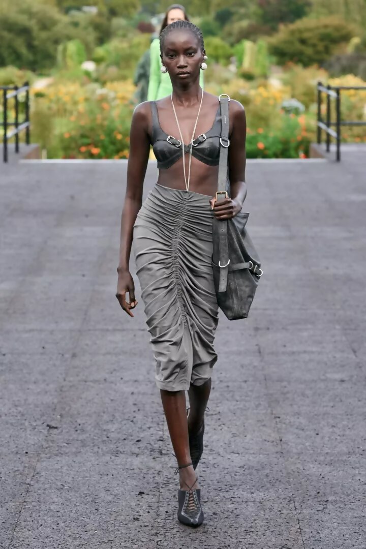 Новая коллекция Givenchy весна-лето 2023: самые красивые идеи