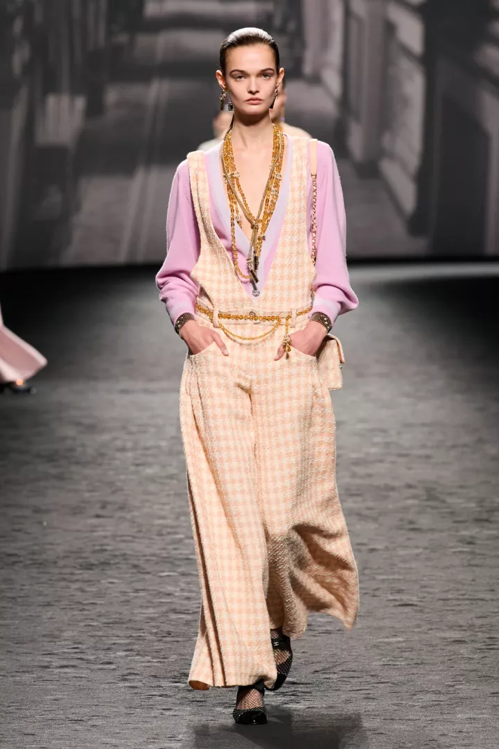 Новая коллекция Chanel весна-лето 2023: современные и стильные вещи