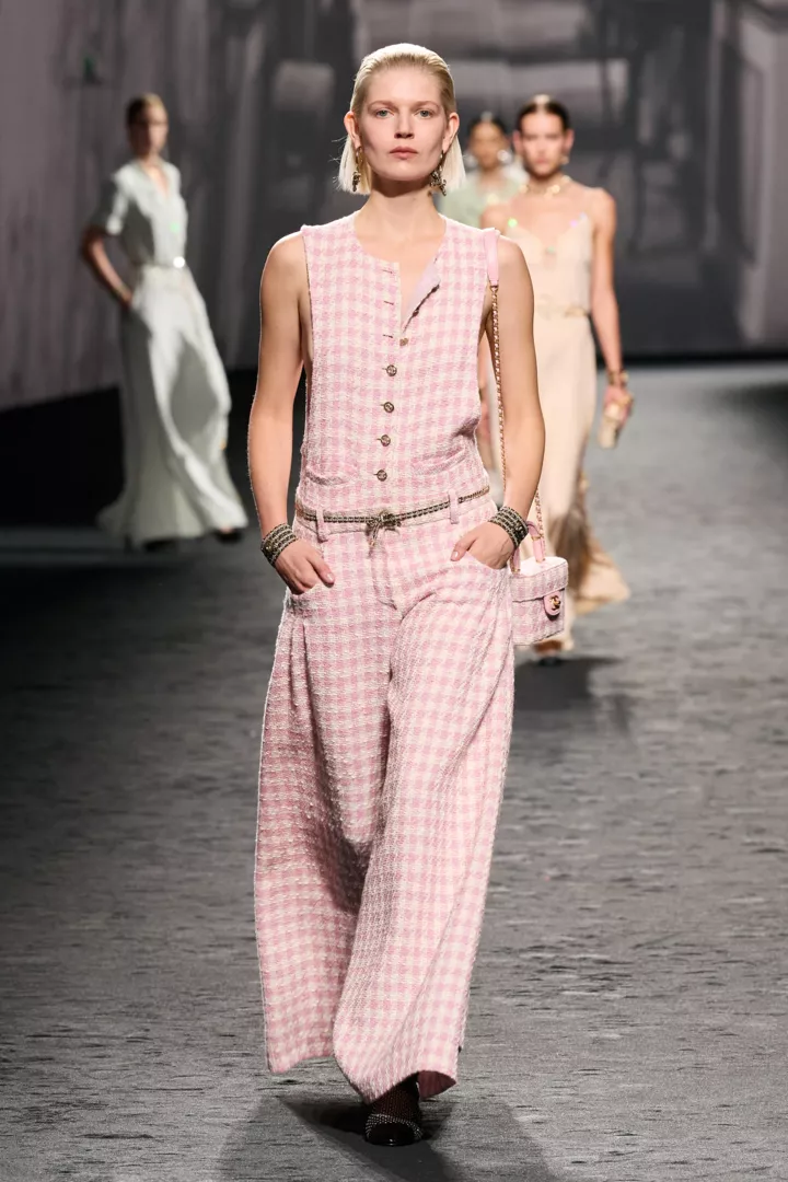 Новая коллекция Chanel весна-лето 2023: современные и стильные вещи