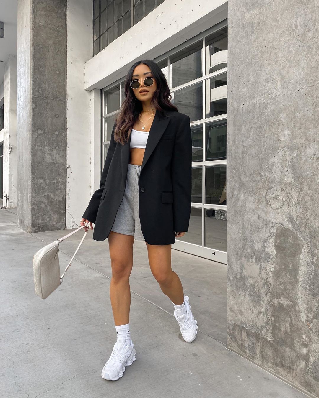 Стиль glam casual лета 2026: 60+ самых смелых и интересных идей