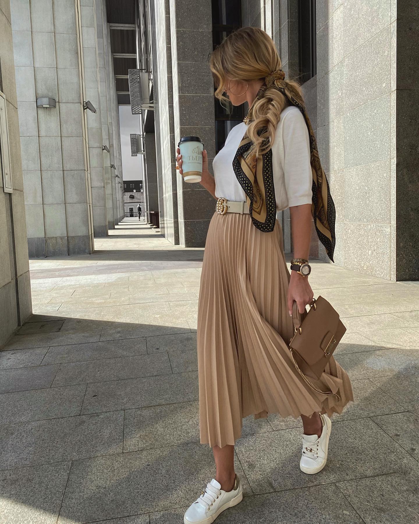 Стиль glam casual лета 2026: 60+ самых смелых и интересных идей
