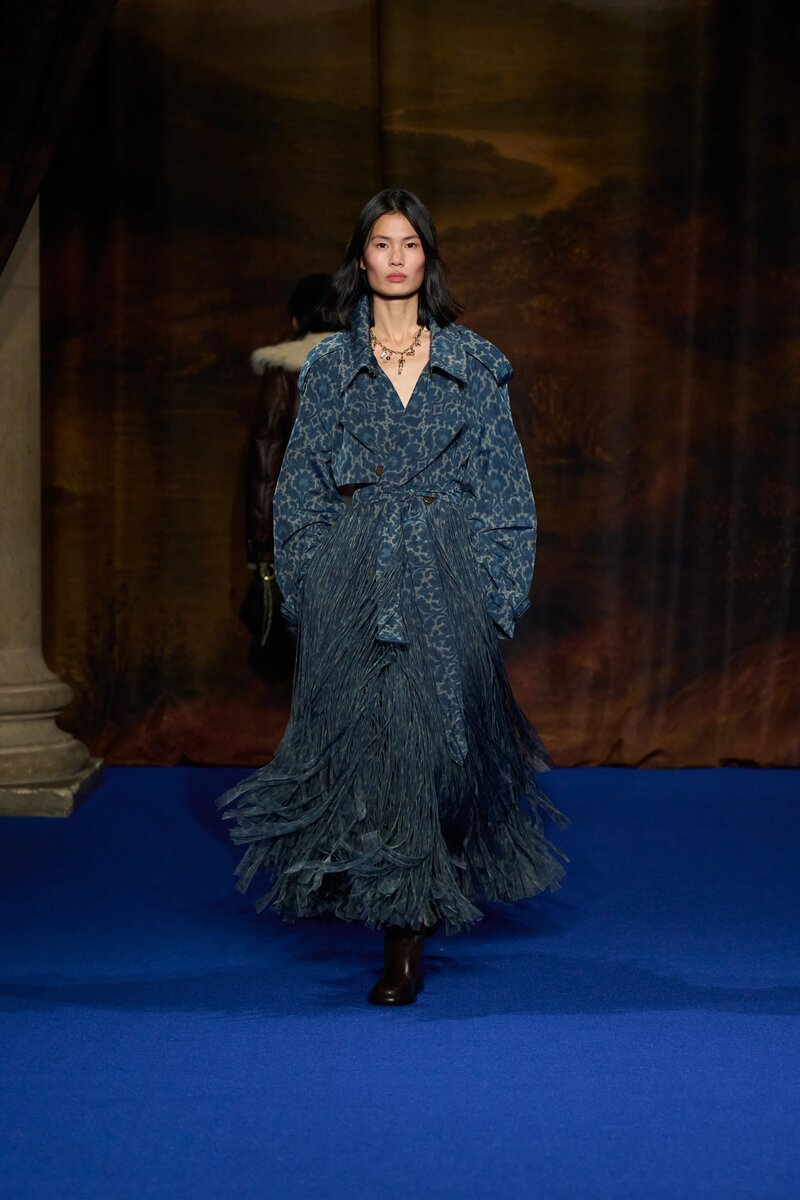 Новая коллекция Burberry осень-зима 2025-2026: возрождение британской легенды