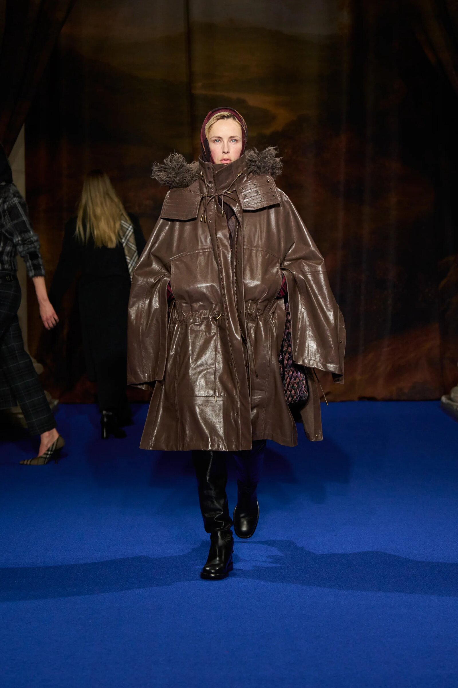 Новая коллекция Burberry осень-зима 2025-2026: возрождение британской легенды