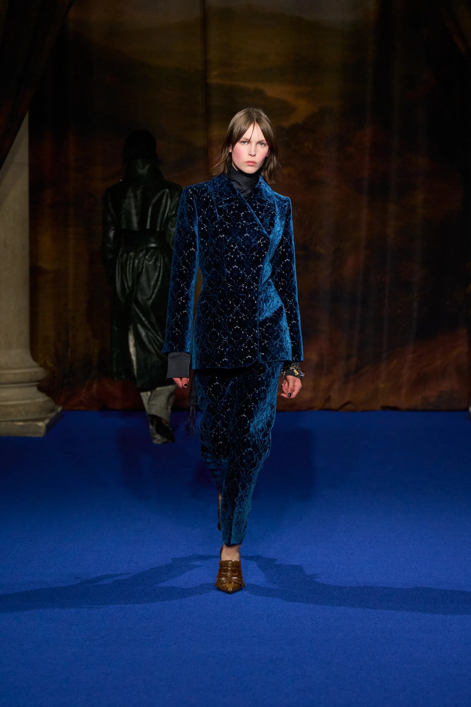 Новая коллекция Burberry осень-зима 2025-2026: возрождение британской легенды