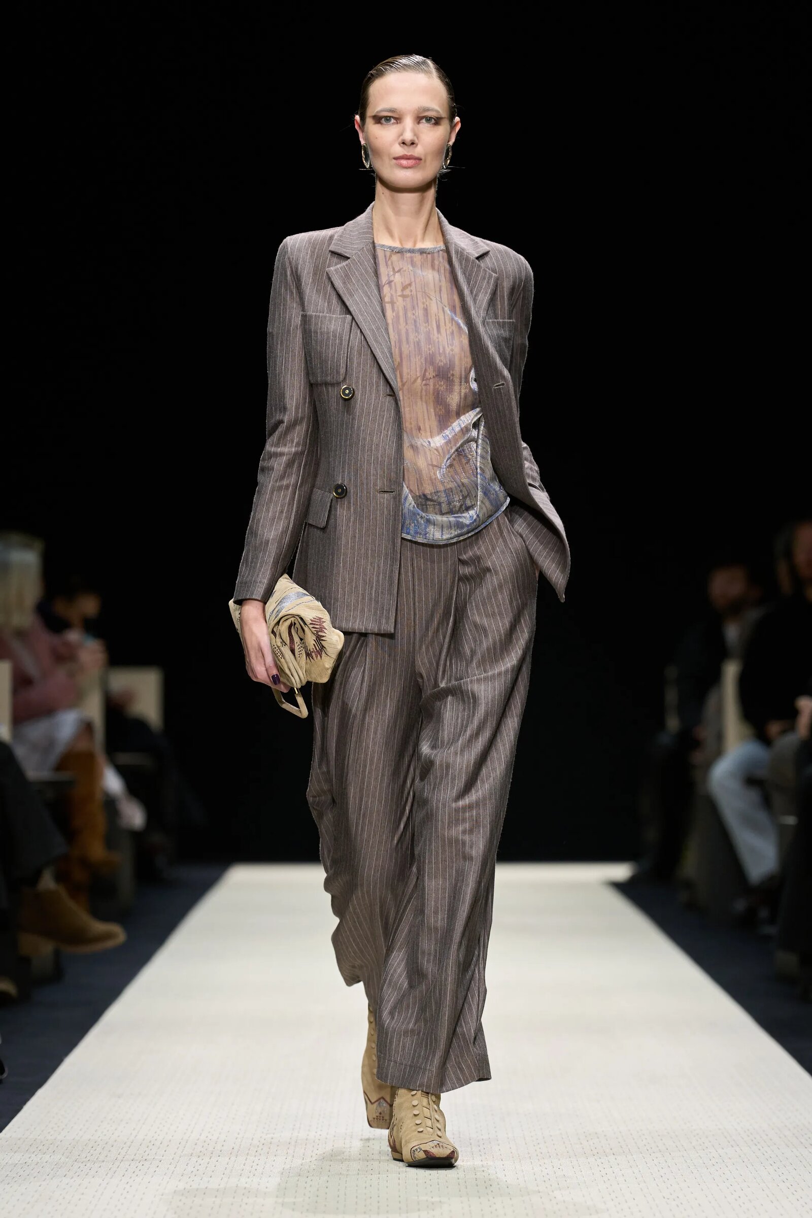 Новая коллекция Giorgio Armani осень-зима 2025-2026: путешествие к сути элегантности