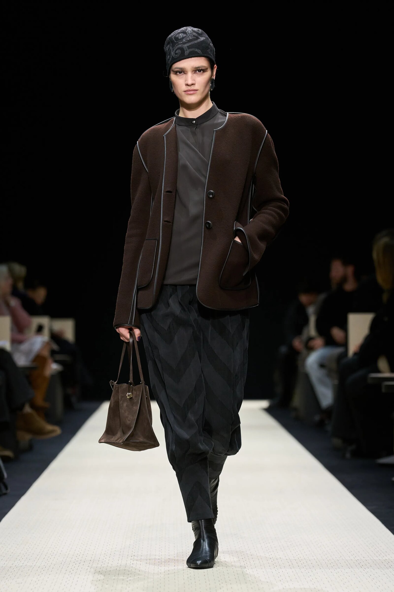 Новая коллекция Giorgio Armani осень-зима 2025-2026: путешествие к сути элегантности