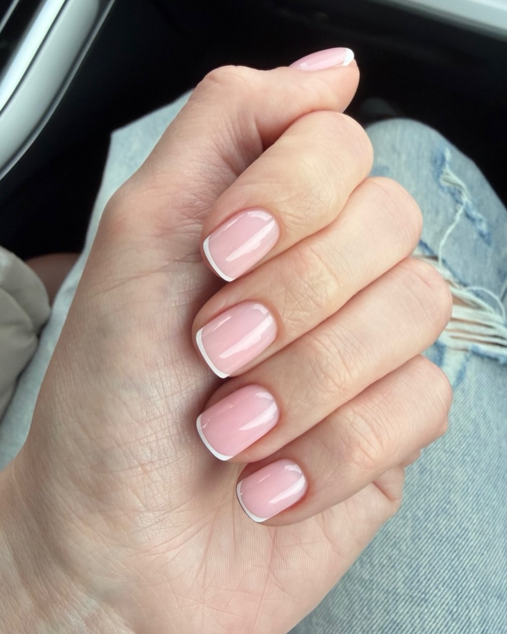 Маникюр на август 2026: самые трендовые идеи на последний месяц лета